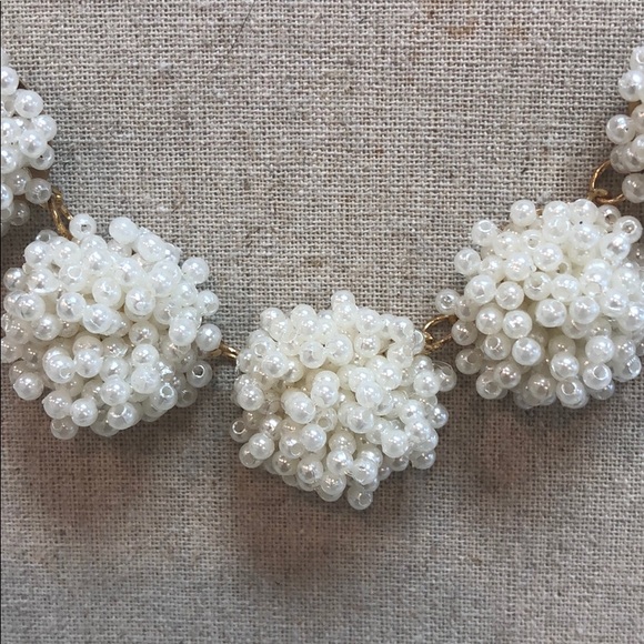 Pearl cluster necklace - Picture 2 of 4